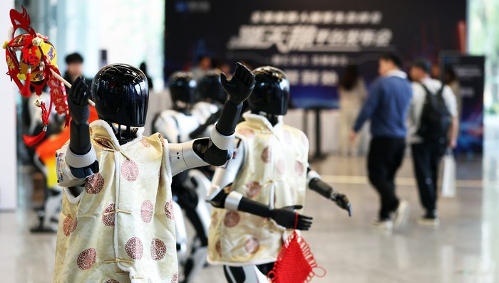 日租从万元降到千元以下，机器人新鲜感红利快速消退国庆期间机器人租赁需求集中释放，但节后价格明显回落，宇树等机器人日租金从去年最高万元降至数百至数千元
