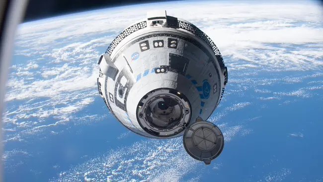 曾让宇航员滞留太空数月的波音星际客机或将再执行至少10次载人飞行任务NASA正与波音洽谈，让曾导致宇航员滞留太空的星际客机未来数年执行至少10次载人任务；NASA同时向SpaceX追加9.46亿美元合同，增加3次国际空间站载人任务