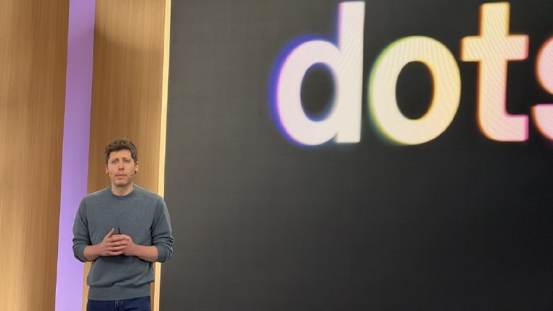 认识OpenAI的“dots”：旨在挑战Meta Muse的新AI助手OpenAI推出个人智能体“dots”，面向Pro、Business和Enterprise用户，可在云端跨应用执行研究、数据分析、文档制作和软件开发等任务，初期每名用户限用一个，未来拟支持协同工作