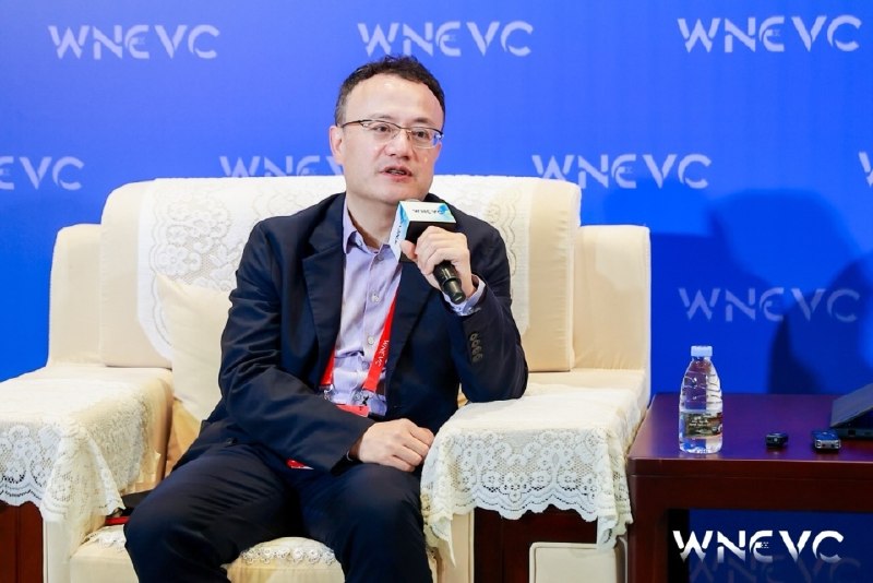四维图新程鹏：舱驾一体趋势已确立，今年MCU芯片出货量预计超5000万颗四维图新CEO程鹏表示，舱驾一体及汽车域融合趋势已经确立，公司正聚焦相关智能解决方案