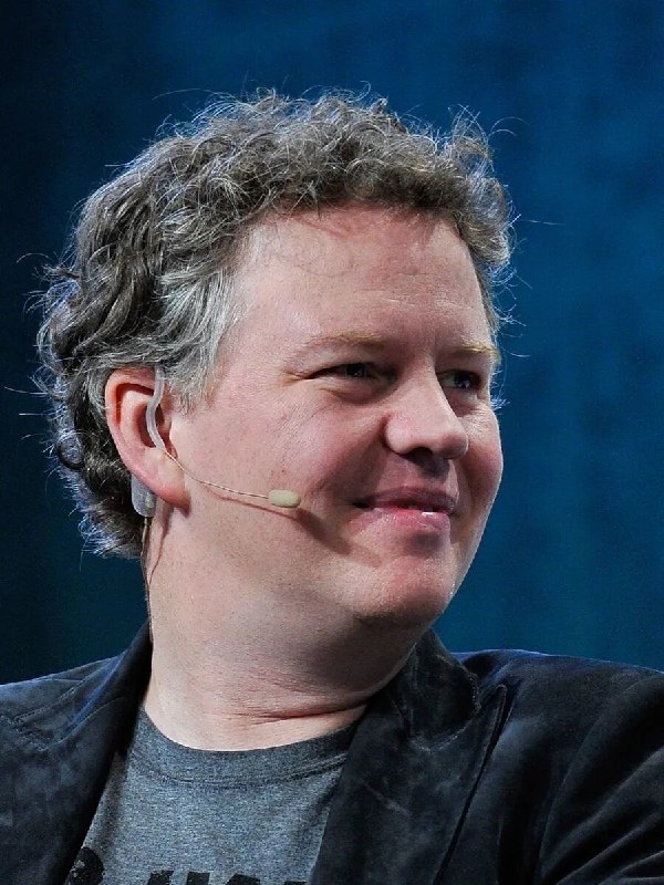 Cloudflare CEO称五年后机器人流量将是人类流量的千倍Cloudflare联合创始人兼CEO马修·普林斯透露，今年5月自动化流量已超过人类流量，较公司此前预测提前一年多；他预测若趋势延续，五年后自动化流量或达人类流量的1000倍