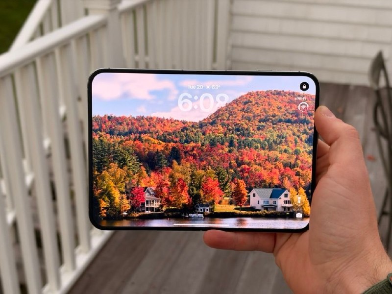 iPhone Duo微信不适配登上热搜第一，腾讯客服回应苹果首款折叠屏手机iPhone Duo将于10月23日发售，起售价15999元