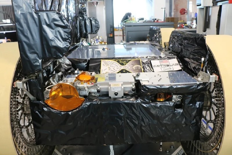 人类首次：超级计算机将随月球车登陆月球并运行AI实验Astrolab计划于今年晚些时候通过“格里芬一号”任务，将搭载慧与星载4号计算机的FLIP月球车送往月球南极，开展月面高性能计算和AI实验