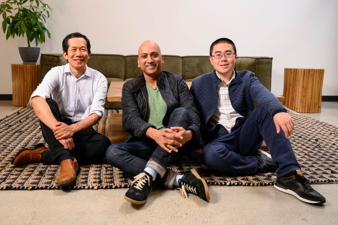 开放还是封闭的AI？TechCrunch Disrupt上的创始人如何选择构建基础TechCrunch Disrupt 2026将围绕多模型应用、开放与专有模型、AI栈自建或定制，以及AI辅助芯片设计等议题安排多场讨论，帮助创业者权衡成本、性能、灵活性、控制权与基础设施选择