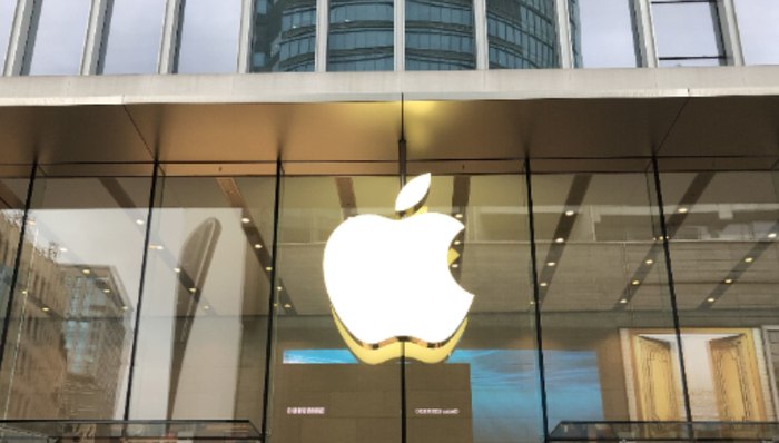 iPhone 18系列Face ID被指存在严重系统漏洞，苹果客服回应苹果iPhone 18 Pro和iPhone 18 Pro Max被用户曝出在特定Face ID解锁或支付场景下卡顿、黑屏并自动重启，苹果客服称工程部正在调查，后续可能通过系统更新解决