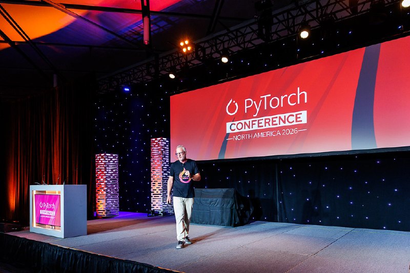 PyTorch Conference 2026：谷歌和Meta开源TorchTPU，实现PyTorch原生运行于TPUGoogle与Meta在PyTorch Conference North America 2026开源TorchTPU，使PyTorch可原生运行于谷歌TPU，支持Hugging Face、vLLM、SGLang等工具
