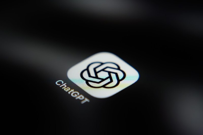 OpenAI最新功能直接挑战应用商店模式OpenAI在开发者日宣布，ChatGPT将推荐并直接运行第三方应用，支持交互式扩展、“使用ChatGPT登录”和企业应用市场；Dots智能体还能调用4000多款应用执行任务