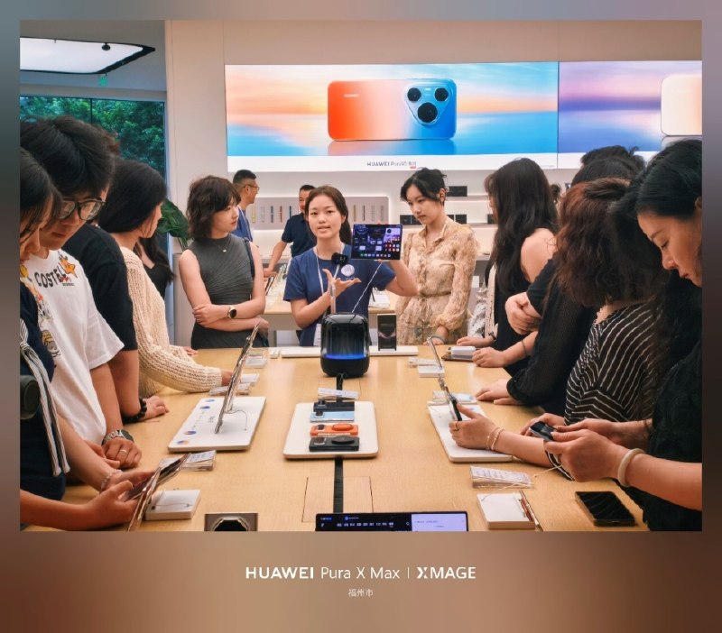 首销日秒售罄！华为Mate XT 2非凡大师有望突破销售纪录华为Mate XT 2非凡大师于9月12日开启首销，多地门店和电商平台出现抢购，部分配色售罄