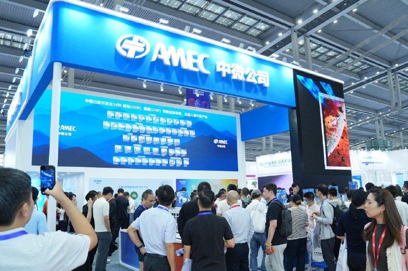 直击2026湾芯展：存储扩产潮下，国产刻蚀设备需求放量2026湾芯展期间，中微公司表示，存储厂扩产正推动国产刻蚀设备从小批量验证转向成批采购
